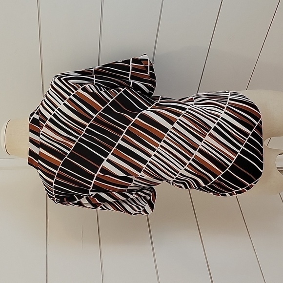 NWT Calvin Klein small blouse with brown black and cream design - Picture 3 of 5